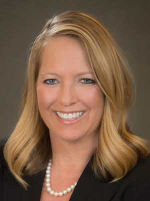 Dominique Stumpf Headshot